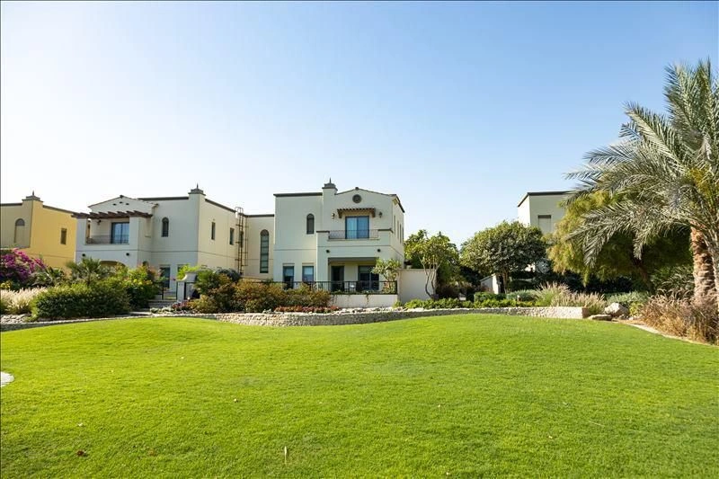 Villas with Gardens and Clubhouse, Dubai