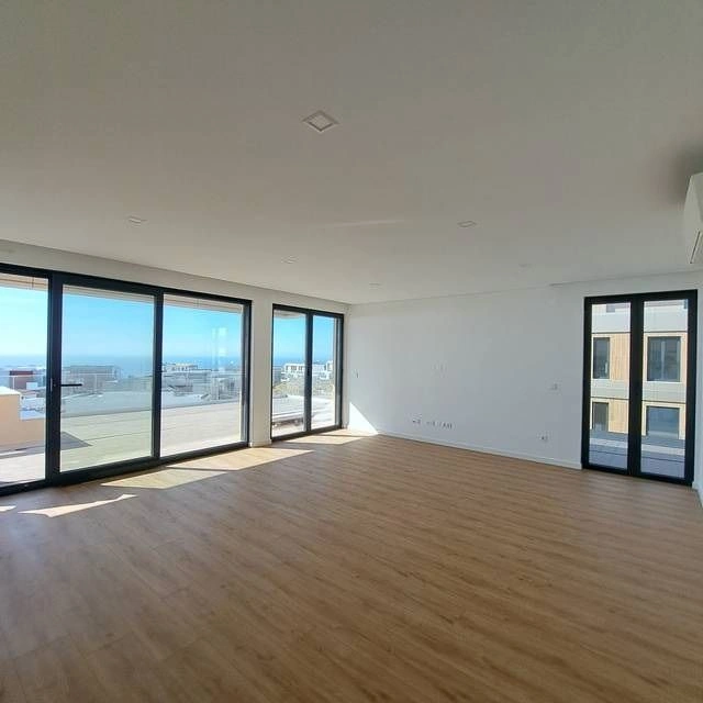 Дуплекс 3+1 от владельца в Эрисейре, Португалия