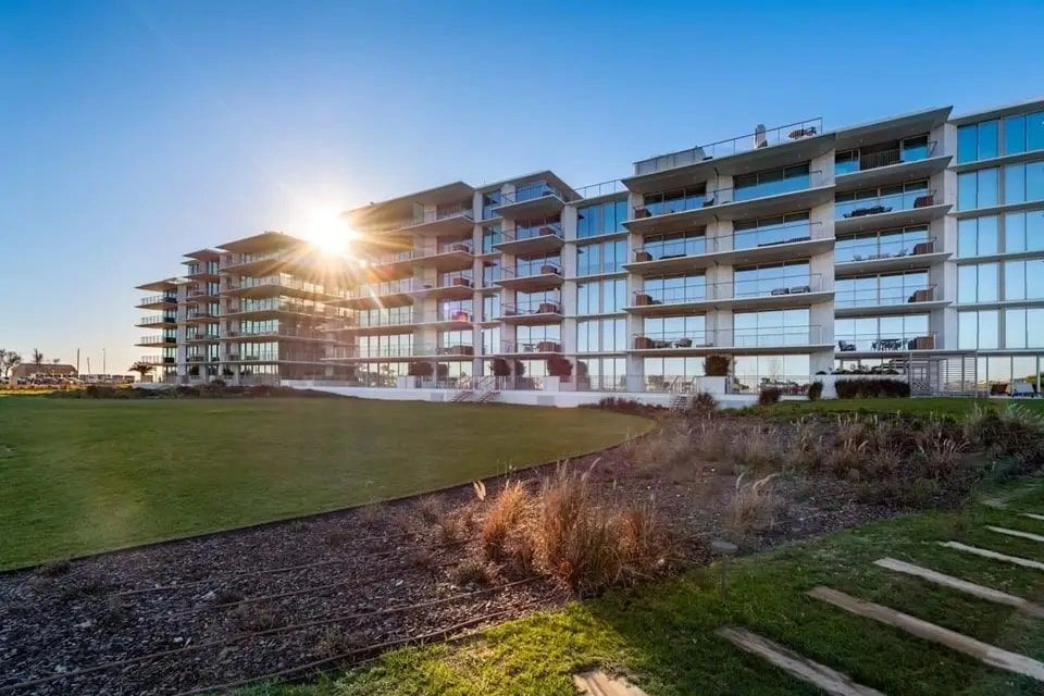 Квартира с видом на море в заливе Praia Grande, Португалия