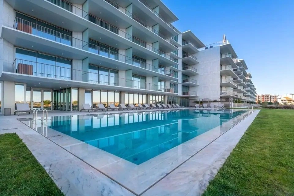 Квартира с видом на море в заливе Praia Grande, Португалия
