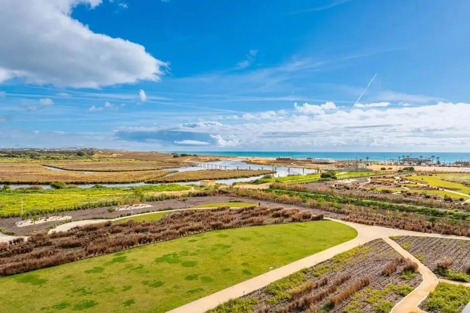 Квартира с видом на море в заливе Praia Grande, Португалия