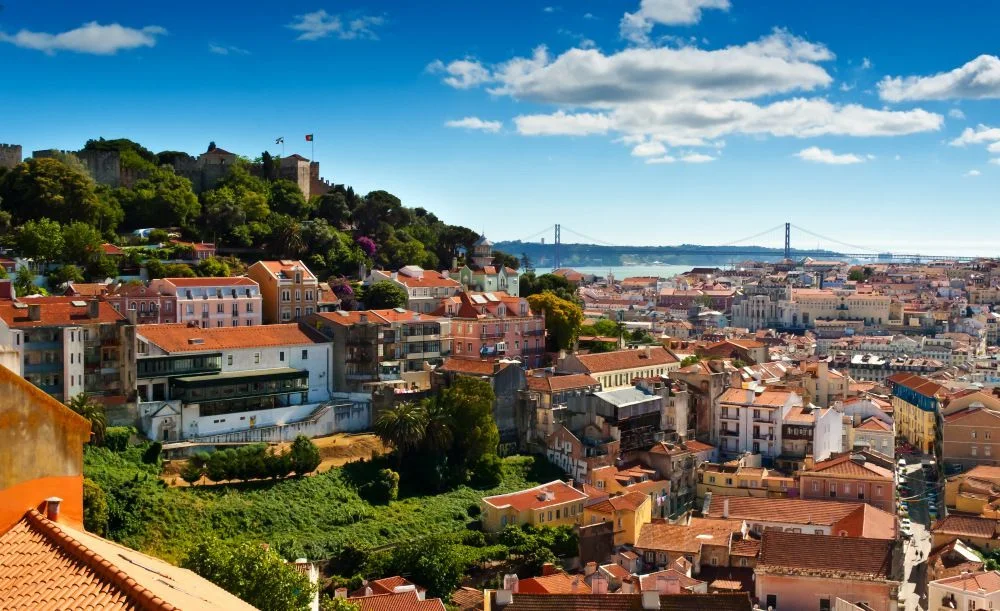 Португалия предлагает переходный период для закрытия программы NHR на фоне недовольства иностранцев