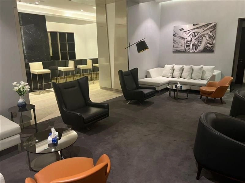 Высотный комплекс обслуживаемых квартир с бассейнами и спа в центре Эр-Рияда, Саудовская Аравия