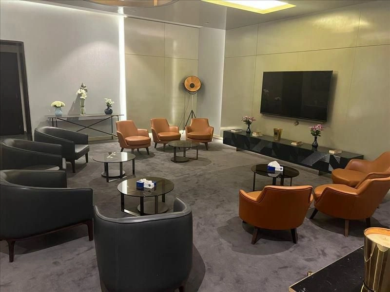 Высотный комплекс обслуживаемых квартир с бассейнами и спа в центре Эр-Рияда, Саудовская Аравия