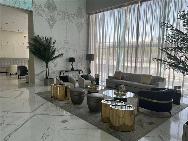 Высотный комплекс обслуживаемых квартир с бассейнами и спа в центре Эр-Рияда, Саудовская Аравия